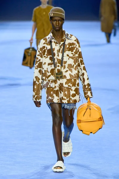 Look 4